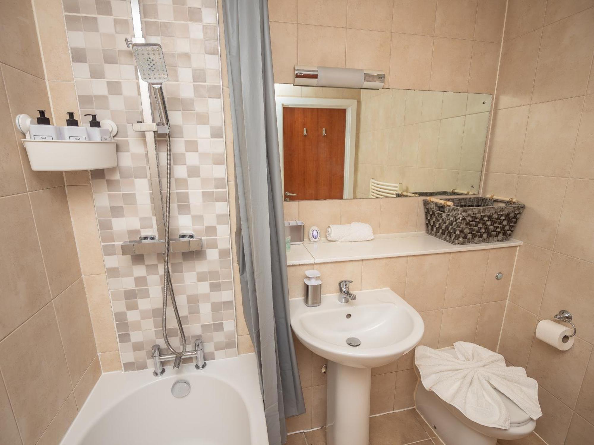 Amazing New Arcadian Centre - 1Bdr - Balcony & Parking Apartment Birmingham Bagian luar foto